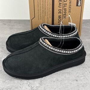kirkland shearling slippers Women’s 10 Men’s 9 Black New In Box Black Noir